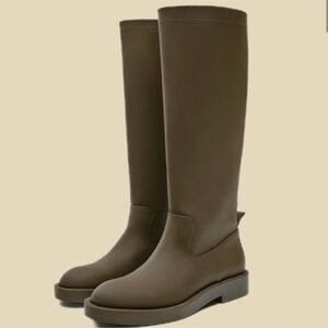 Zara Brown Winter Rain Boots with Knee-High Design